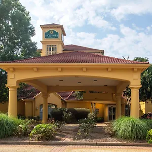 *** Hotel La Quinta By Wyndham Airport South USA