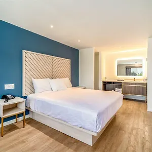 ** Hotel Trend At Lax Airport USA